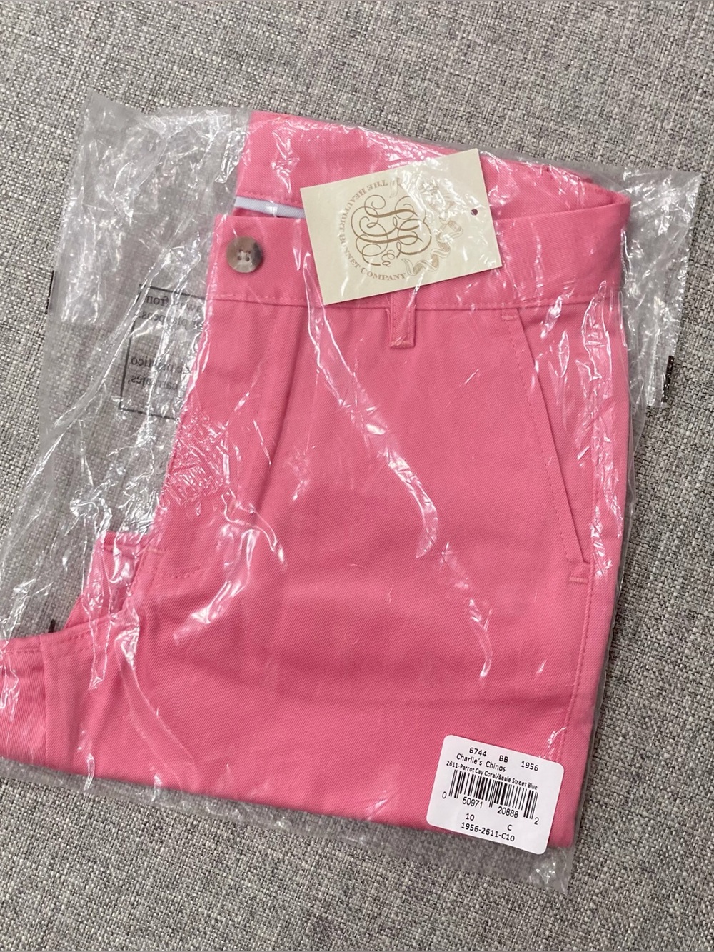 TBBC Charlie's Chinos size 10 in Parrot Cay Coral NWT